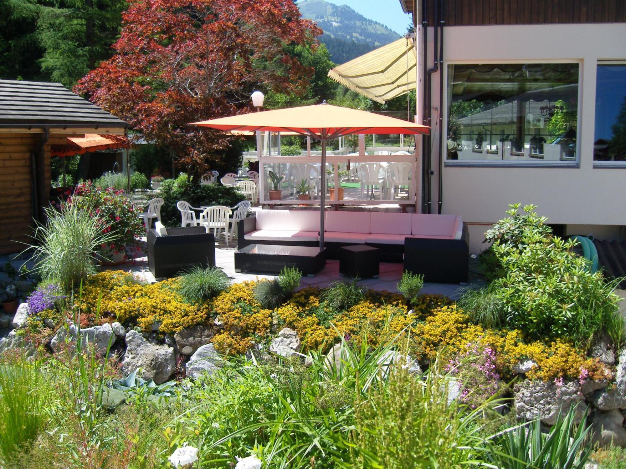 Vista Resort Hostel Zweisimmen Exterior photo