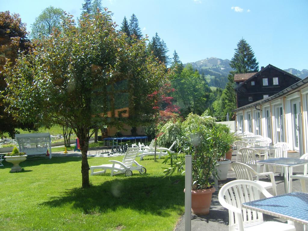 Vista Resort Hostel Zweisimmen Exterior photo